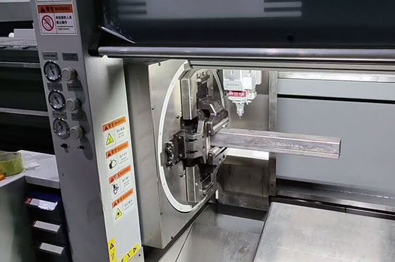 三卡盘切管机--零尾料加工